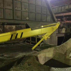 Hydraulic Robotic Arm In Front Of The Furnace Recycling machine